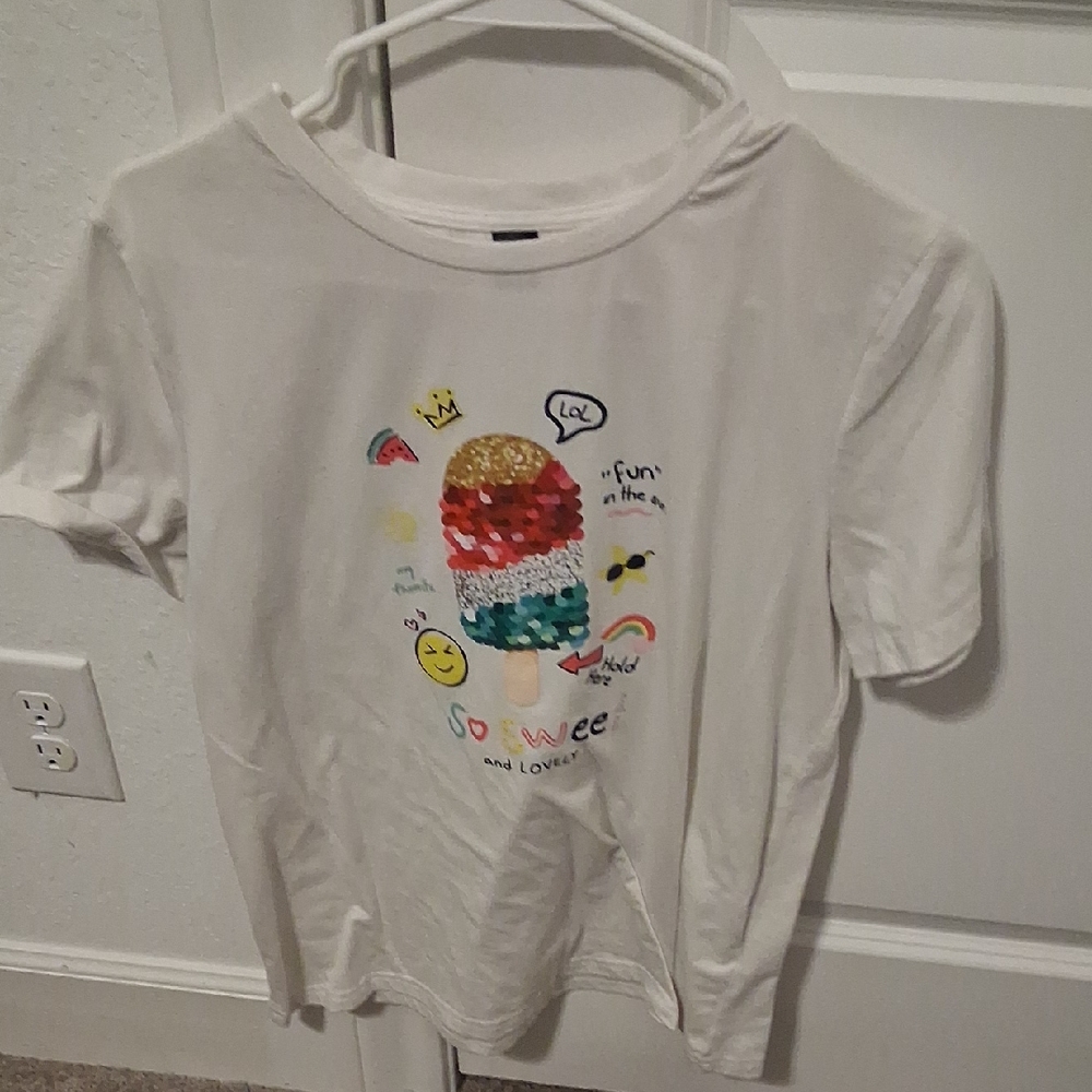 Womans White Graphic T-Shirt